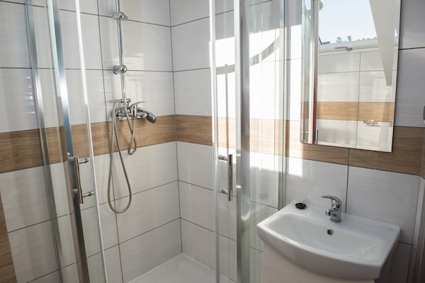 Foto van Comfortabel, handig appartement, zwembad - Vakantiehuis in Jaroslawiec - BathRoom