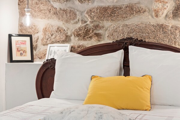 Foto van Authentiek vakantiehuis Vale Abrigoso met terras - Vakantiehuis in Vale Abrigoso - Mezio - BedRoom