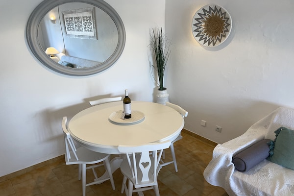 Foto van Appartement nabij Benagil strand met tuin - Vakantiehuis in Benagil - DiningRoom