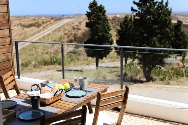Foto van Huis in Raposeira met Uitzicht op Zee - Vakantiehuis in Altos da Raposeira - Untagged