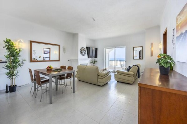 Foto van Appartement met Uitzicht op Zee nabij Strand - Vakantiehuis in Luz - Untagged