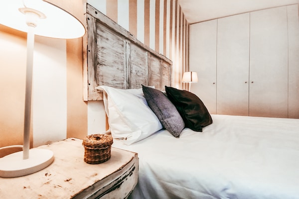 Foto van Appartement met uitzicht op de brug in Sacavem - Vakantiehuis in Sacavém - BedRoom