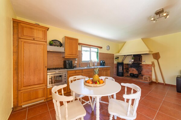 Foto van Vakantiehuis in Netos met zwembad en sauna - Vakantiehuis in Netos Almagreira - Kitchen