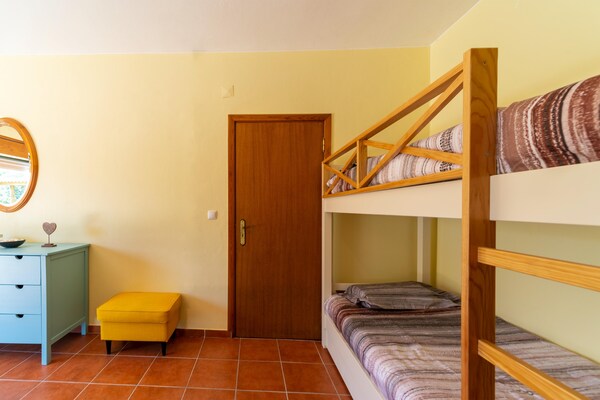 Foto van Vakantiehuis in Netos met zwembad en sauna - Vakantiehuis in Netos Almagreira - BedRoom