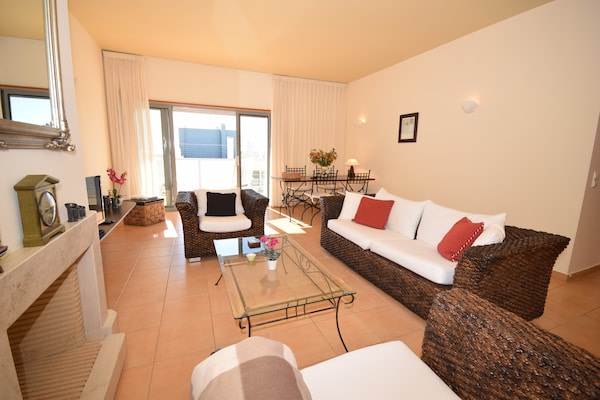 Foto van Appartement in Lagos met zeezicht - Vakantiehuis in Lagos - LivingRoom