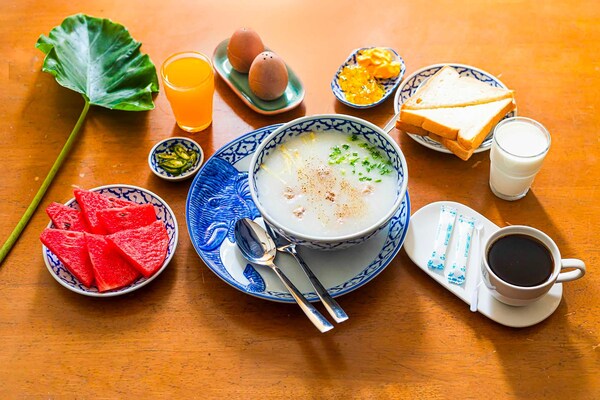 Foto van Executive Urban Suite | Luxe Comfort bij Howard - Vakantiehuis in Bangkok - DiningRoom