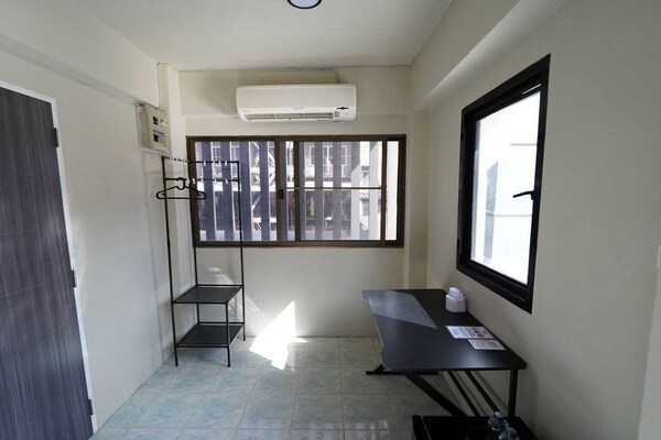 Foto van Modern Twin Haven | Hart van Huaikwang Gemak - Vakantiehuis in Bangkok - BedRoom