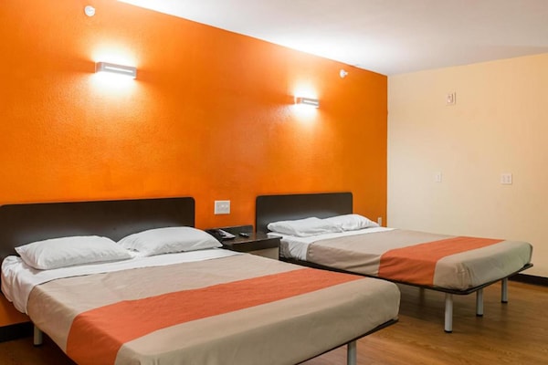Foto van 2 tweepersoonsbedden (queensize) | Niet roken - Vakantiehuis in New-Orleans - BedRoom