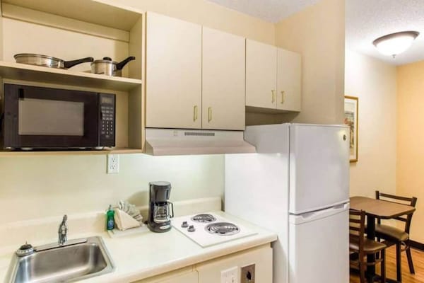 Foto van 1 tweepersoonsbed (Queensize) | Premium, Micfridge - Kitchen