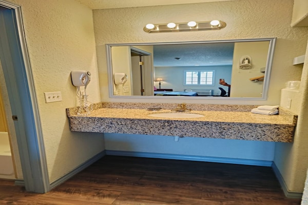 Foto van 2 Queensize Bedden Niet Roken - Vakantiehuis in Pearsall TX - BedRoom
