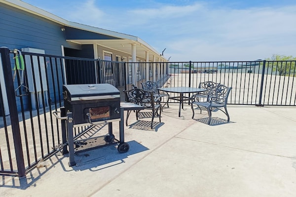 Foto van 2 Queensize Bedden Niet Roken - Vakantiehuis in Pearsall TX - Facilities