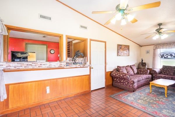 Foto van Appartement met 2 slaapkamers | Daleville, Alabama - HallReception