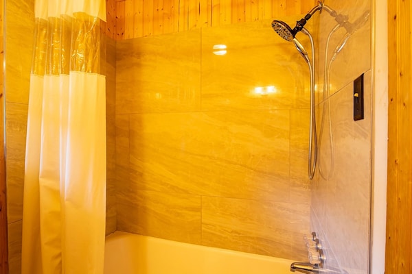 Foto van Appartement Met 2 Slaapkamers Met Keuken - Vakantiehuis in Bryson city - BathRoom