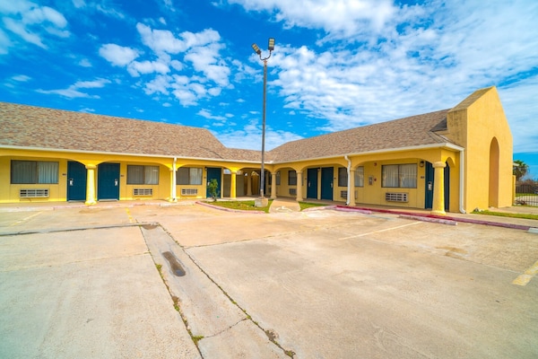 Foto van Appartement Met 2 Slaapkamers Zonder Kitchenette - Vakantiehuis in Corpus Christi TX - parking