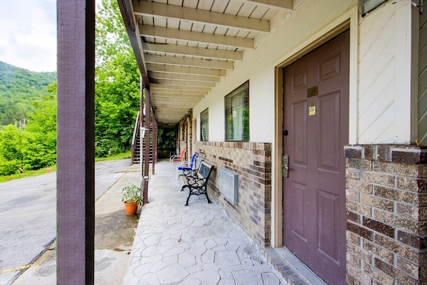 Foto van Chapmanville WV|Kingsize Bed - Vakantiehuis in Chapmanville WV - FloorPlan