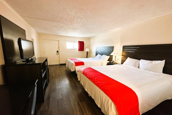 Foto van 2 kingsize bedden, rookvrij | Antonio Lackland - Vakantiehuis in San-Antonio - BedRoom